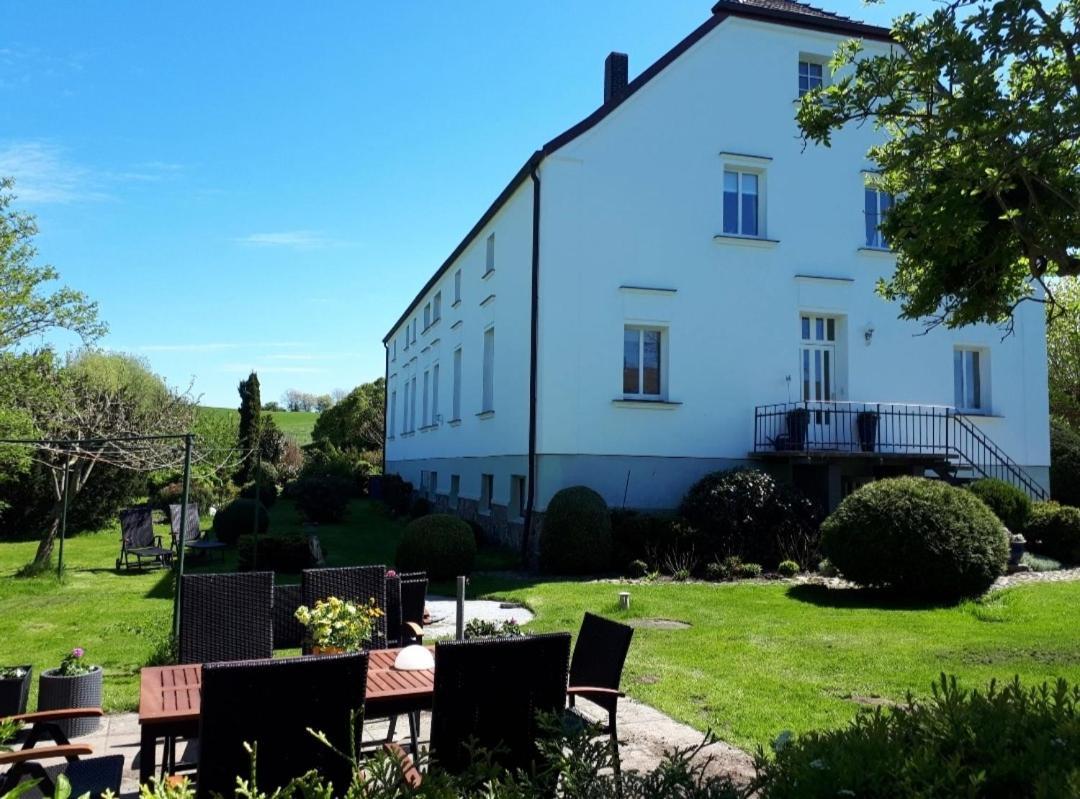 Altes Bauernhaus Im Gruenen Steffenshagen Екстер'єр фото